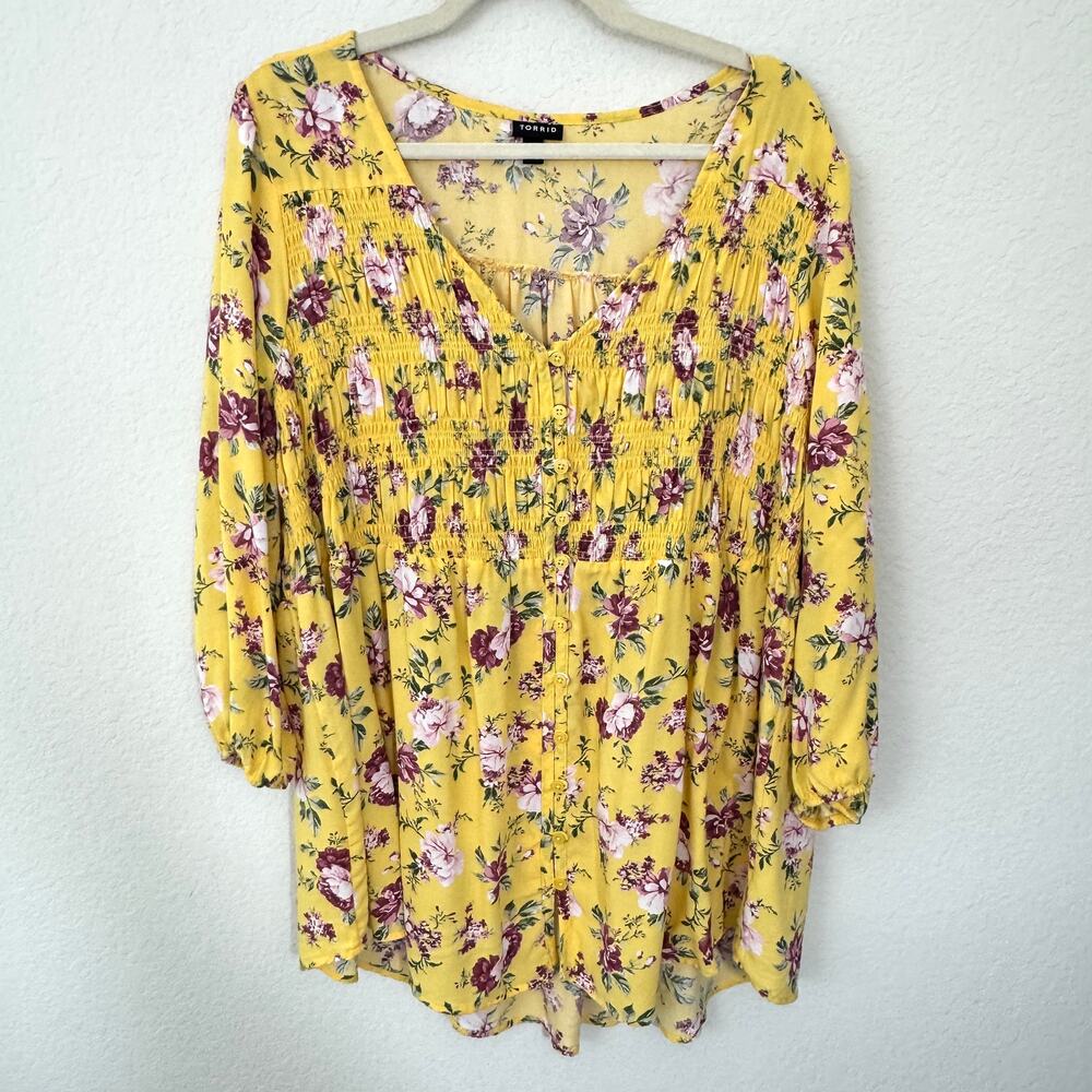 Torrid Womens Challis Smocked 3/4 Sleeve Top Blouse Size 1X Floral Flowy Yellow